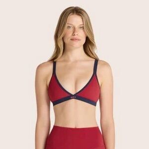 Red and navy SET active